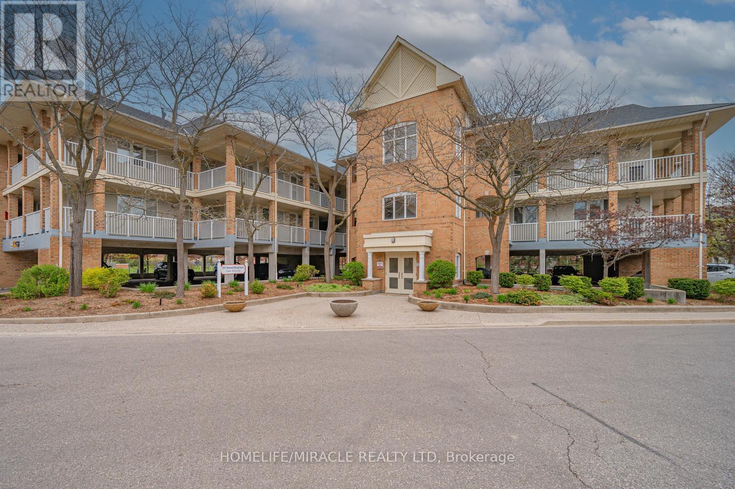 Row / Townhouse for Sale in 116 - 111 BRISTOL ROAD E|Mississauga (Hurontario), Ontario L4Z3P6