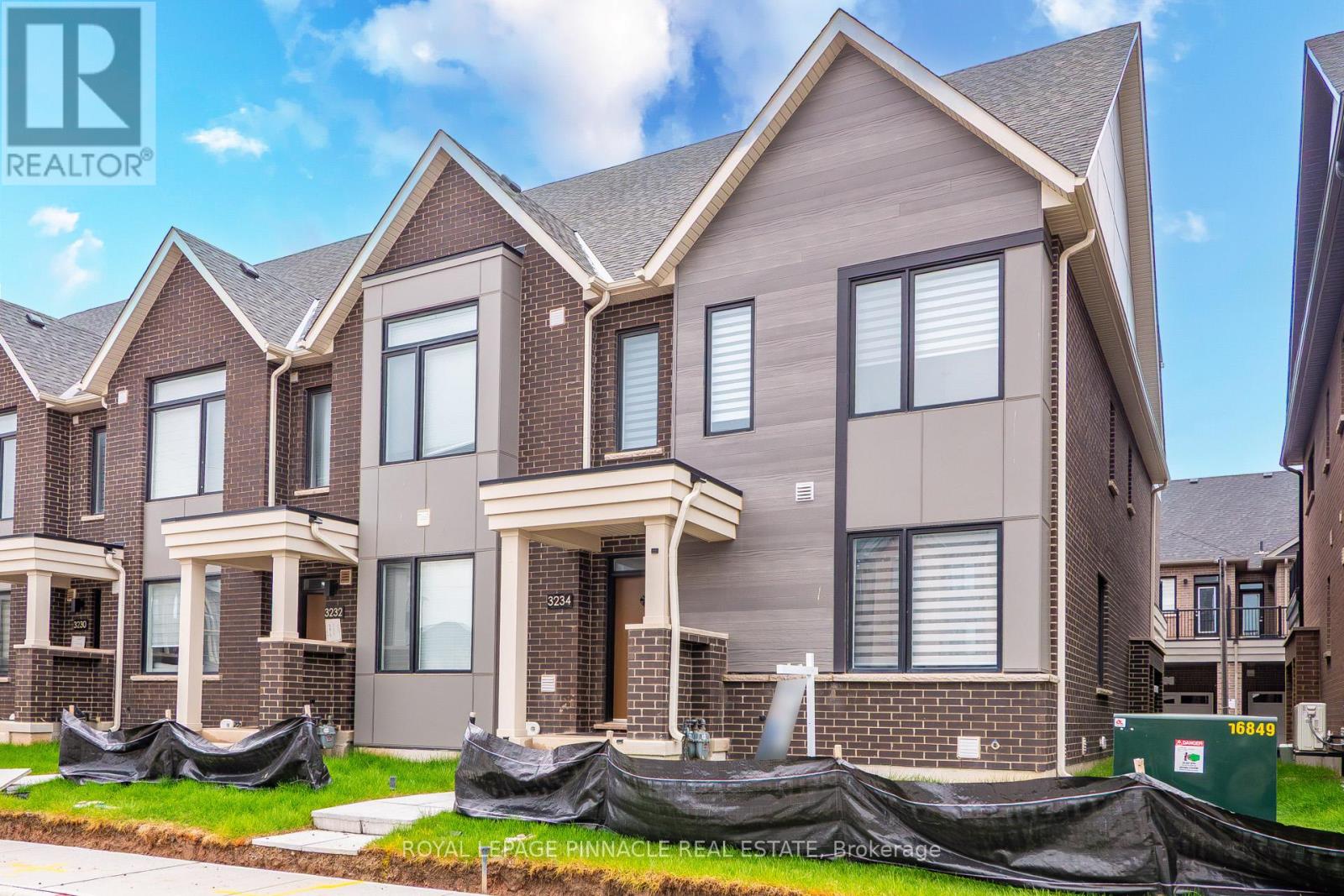 Row / Townhouse for Sale in 3234 SIXTH LINE|Oakville (GO Glenorchy), Ontario L6M4K1 2