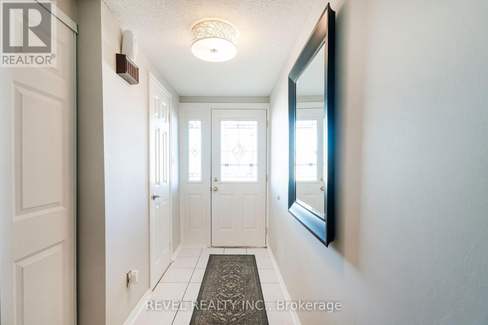 Row / Townhouse for Sale in 57 - 3360 COUNCIL RING ROAD|Mississauga (Erin Mills), Ontario L5L2E4 3