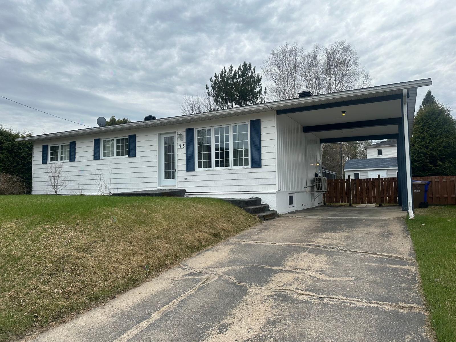 75 Rue Radisson, La Tuque, Quebec G9X3L9