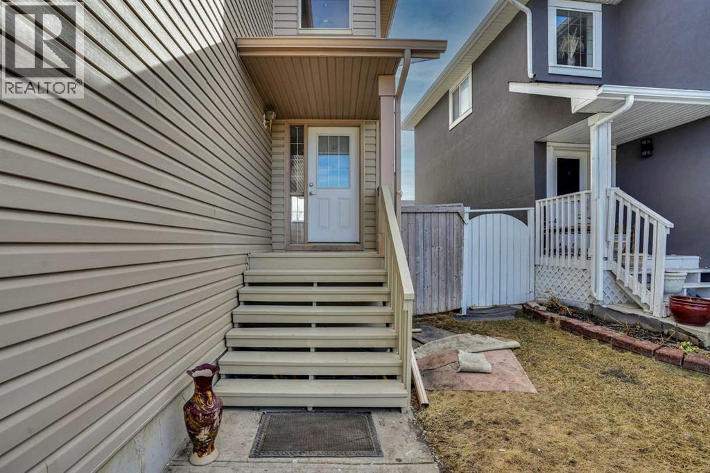 House for Sale in 17 Taracove Crescent NE|Calgary, Alberta T3J4R3 4