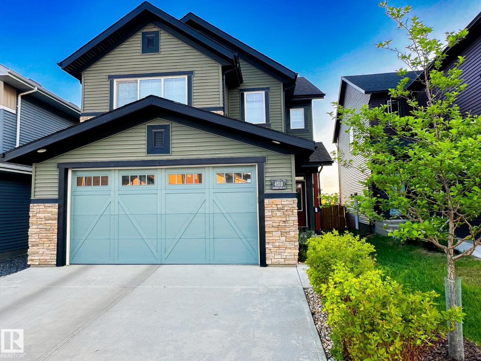 For sale: 4910 HAWTHORN PL SW, Edmonton, Alberta T6X2B8 - E4487773