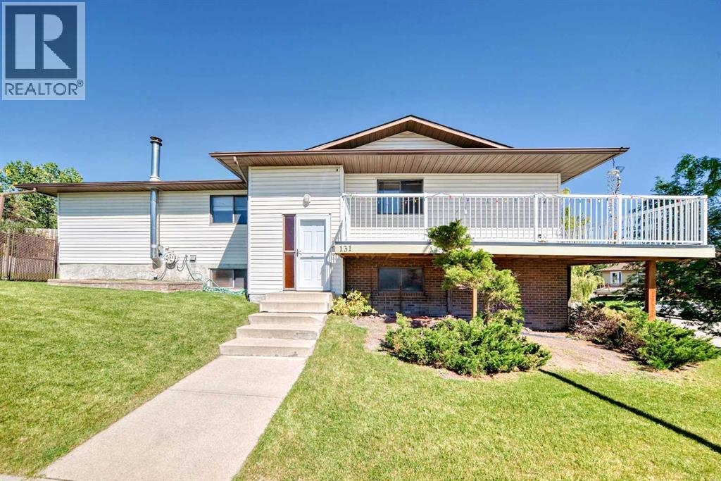 Duplex for Sale in 131 Ranchlands Court NW|Calgary, Alberta T3G1N8