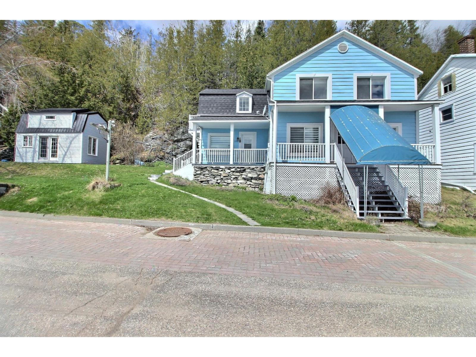150 Rue du Quai, La Malbaie, Quebec G5A2Y1