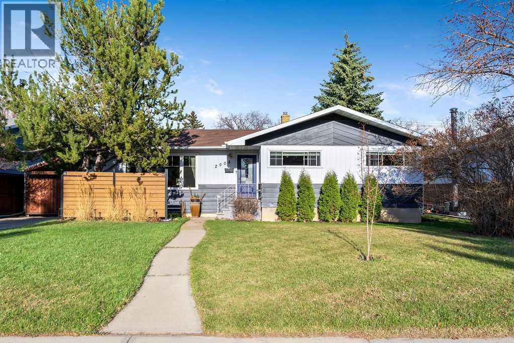 House for Sale in 2008 Georgia Street SW|Calgary, Alberta T3E4H2