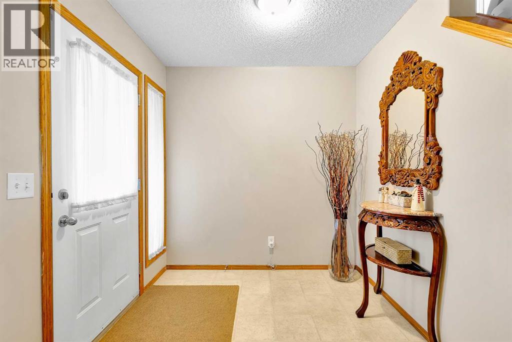House for Sale in 132 Saddletree Close NE|Calgary, Alberta T3J5J1 3