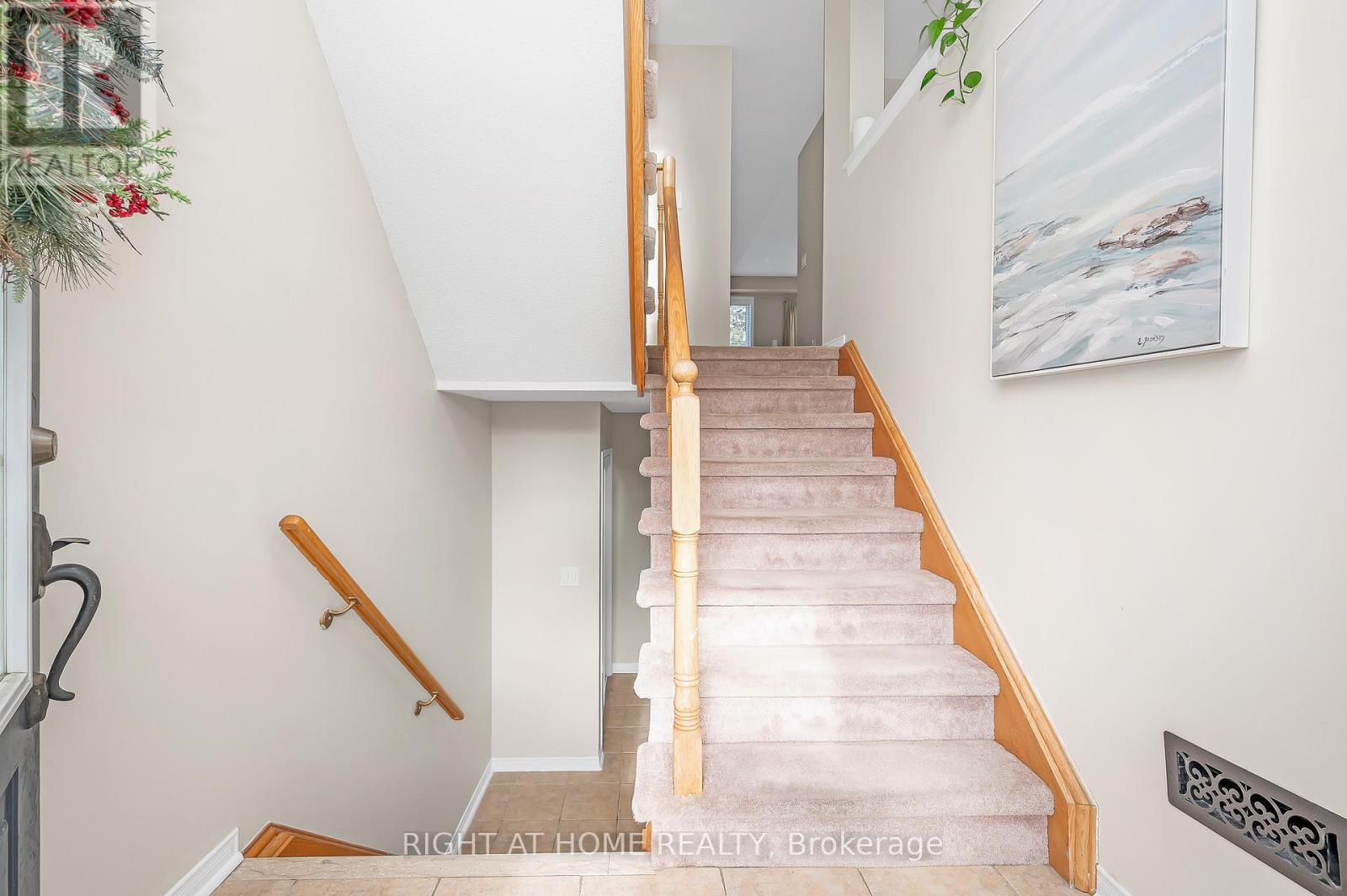 Row / Townhouse for Sale in 107 BERNARD AVENUE|Brampton (Fletcher's Creek South), Ontario L6Y5S9 3