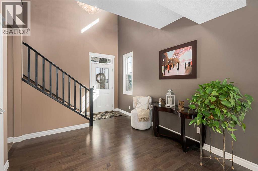 House for Sale in 323 Nolan Hill Boulevard NW|Calgary, Alberta T3R0P8 2