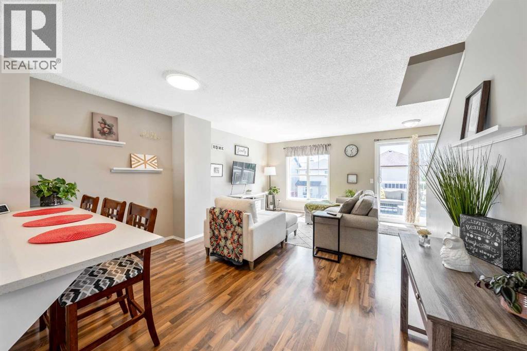 Row / Townhouse for Sale in 43 Toscana Gardens NW|Calgary, Alberta T3L3C2 2
