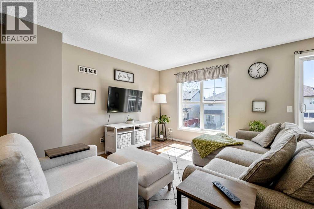Row / Townhouse for Sale in 43 Toscana Gardens NW|Calgary, Alberta T3L3C2 3