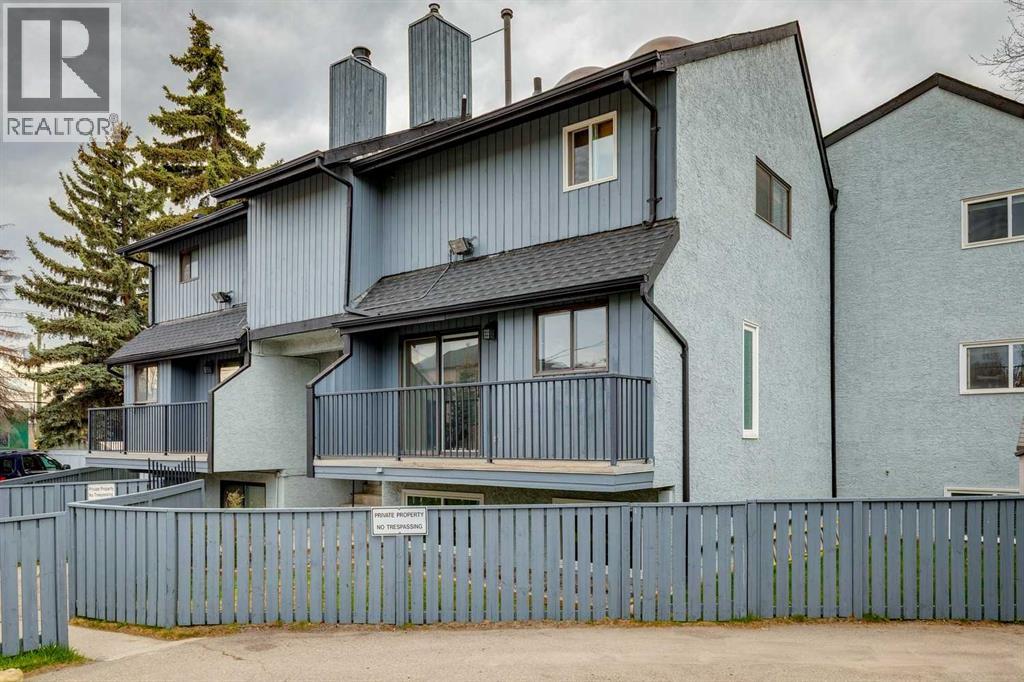 Row / Townhouse for Sale in 10, 123 13 Avenue NE|Calgary, Alberta T2E1B5