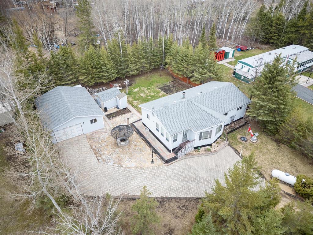 house on the hill Bonnet（Ballet）90 For sale: 16 Harding Crescent, Lac Du Bonnet RM, Manitoba R0E1A0
