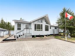 house on the hill Bonnet（Ballet）90 For sale: 16 Harding Crescent, Lac Du Bonnet RM, Manitoba R0E1A0
