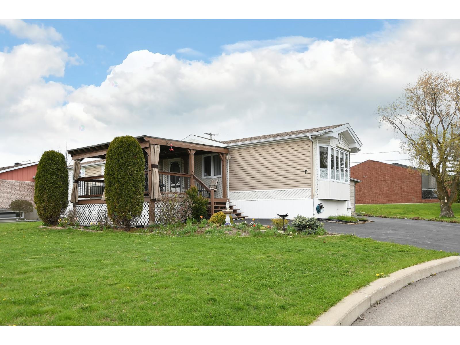 11 Rue Adrien, Saint-Paul, Quebec J0K3E0