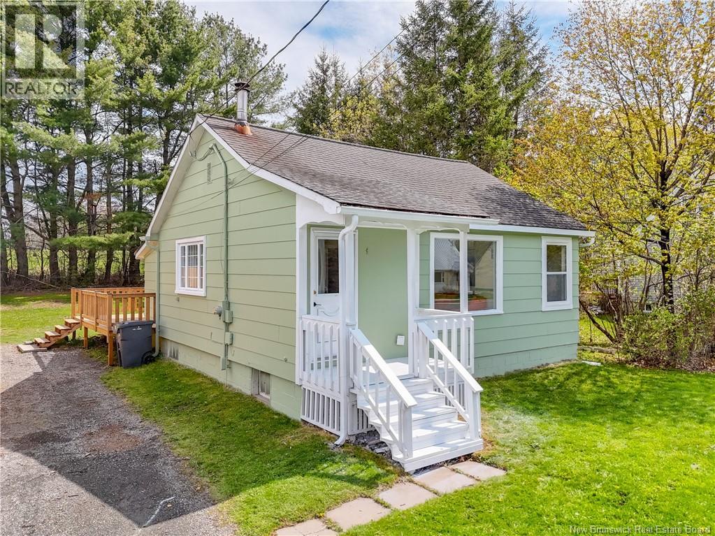 733 MacLaren Avenue, Devon, New Brunswick E3A3L4