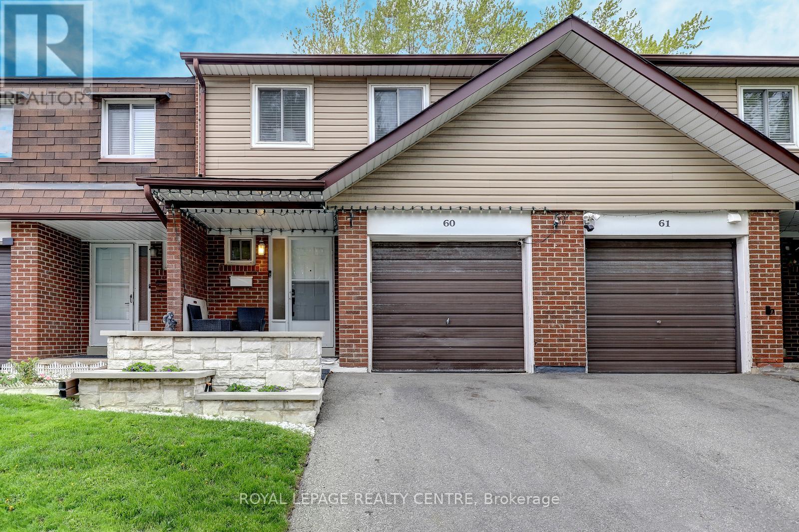 Row / Townhouse for Sale in 60 - 3025 CEDARGLEN GATE|Mississauga (Erindale), Ontario L5C2V7 2