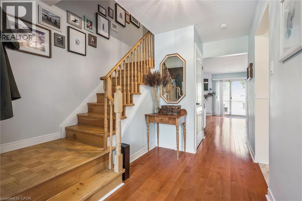 Row / Townhouse for Sale in 3071 HAINES Road|Mississauga, Ontario L4Y4B2 5