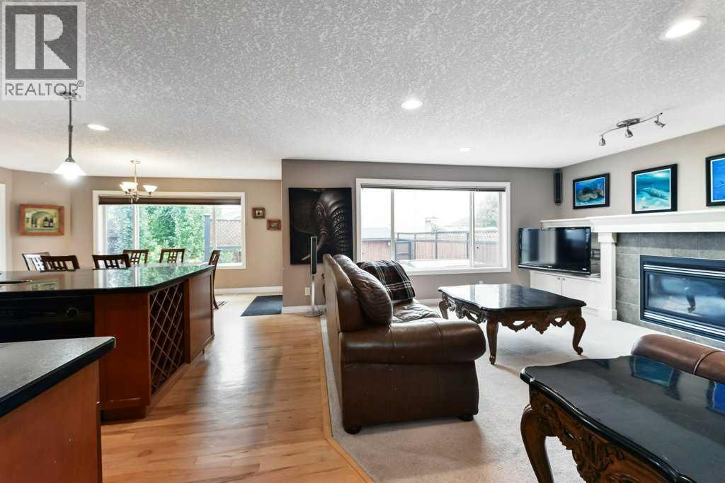 House for Sale in 6 Royal Birkdale Court NW|Calgary, Alberta T3G5R5 2