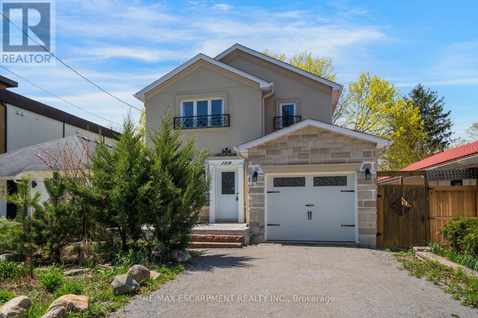 108 OLDE BAYVIEW AVENUE