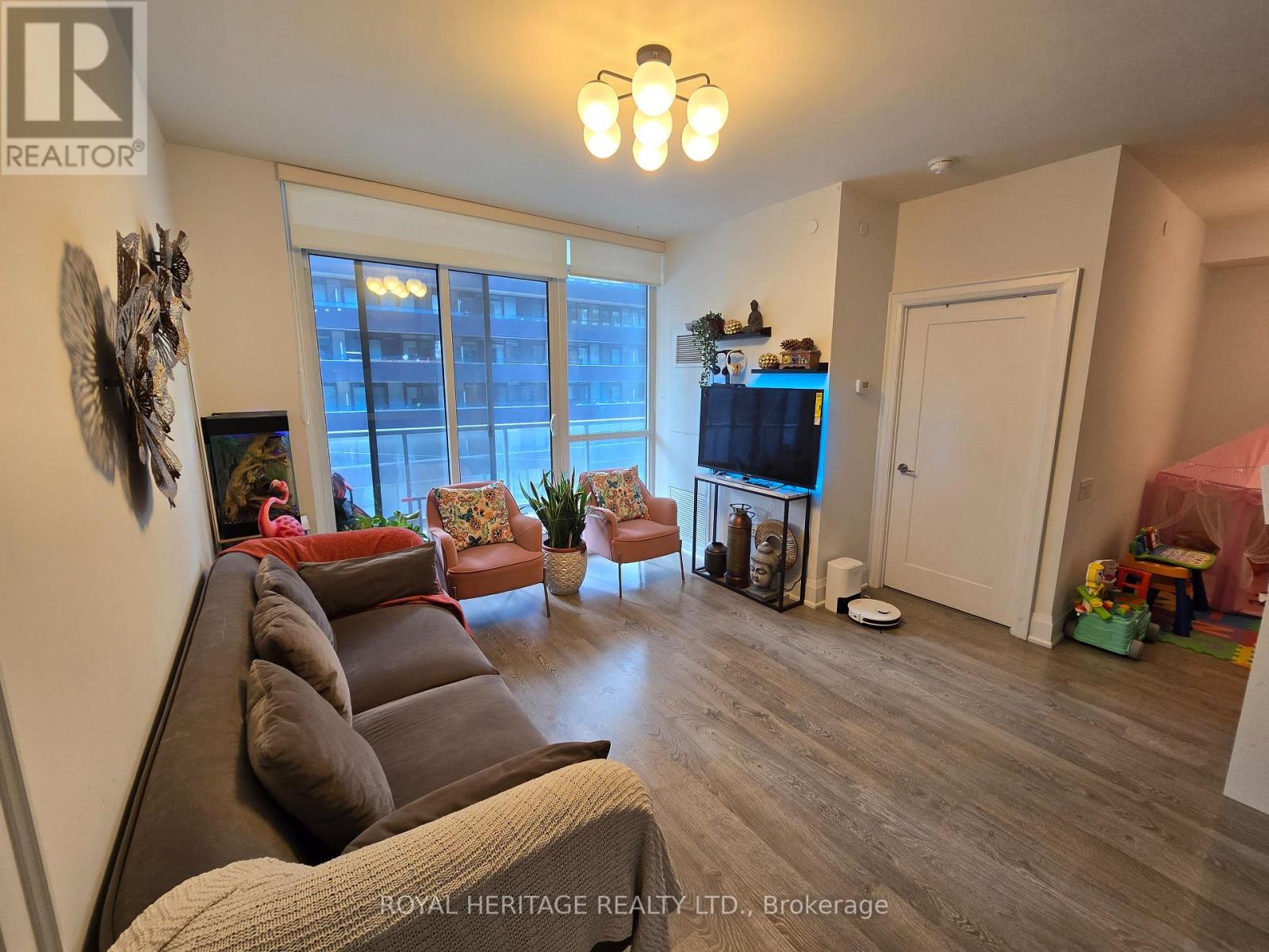 For rent: 403 - 30 ROEHAMPTON AVENUE, Toronto (Mount Pleasant West