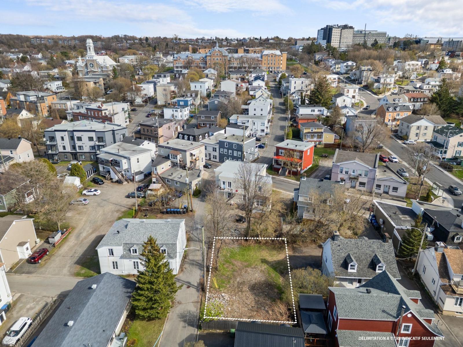 Rue St-Pierre, Lévis (Desjardins), Quebec G6V4E5