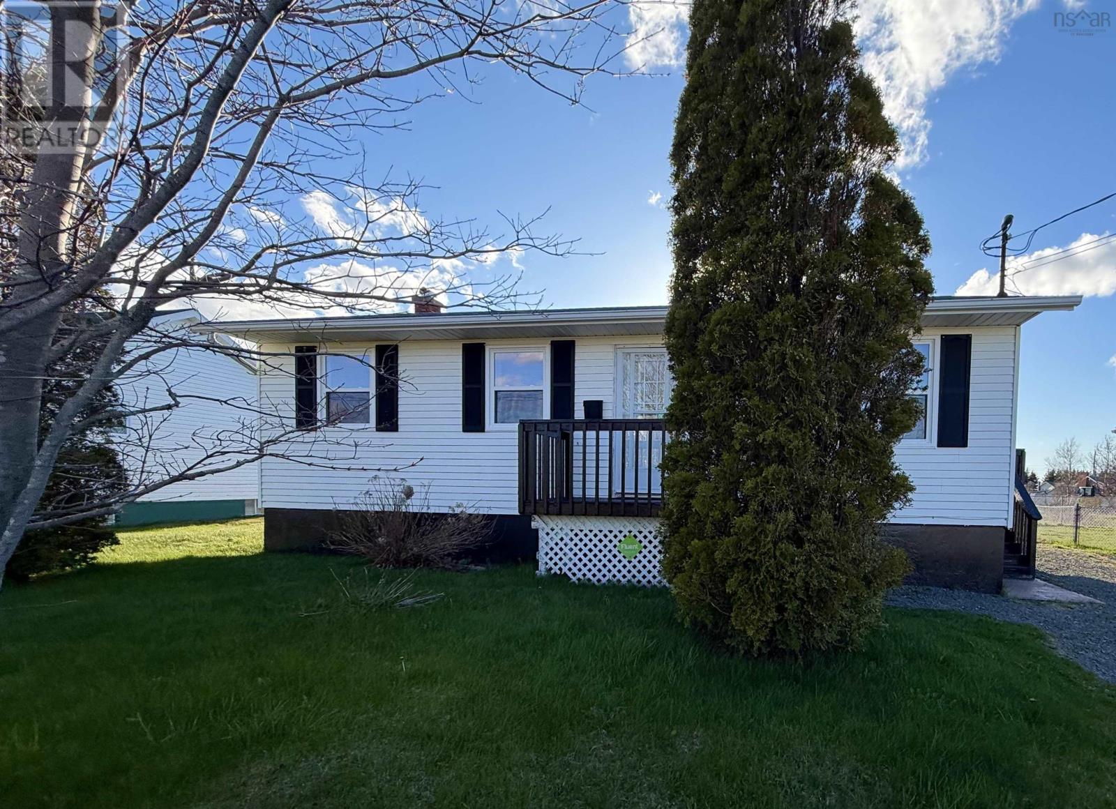 733 Sharpes Lane, New Waterford, Nova Scotia B1H4H1