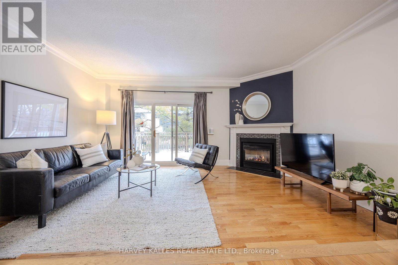 Row / Townhouse for Sale in 50 - 1060 WALDEN CIRCLE|Mississauga (Clarkson), Ontario L5J4J9 2