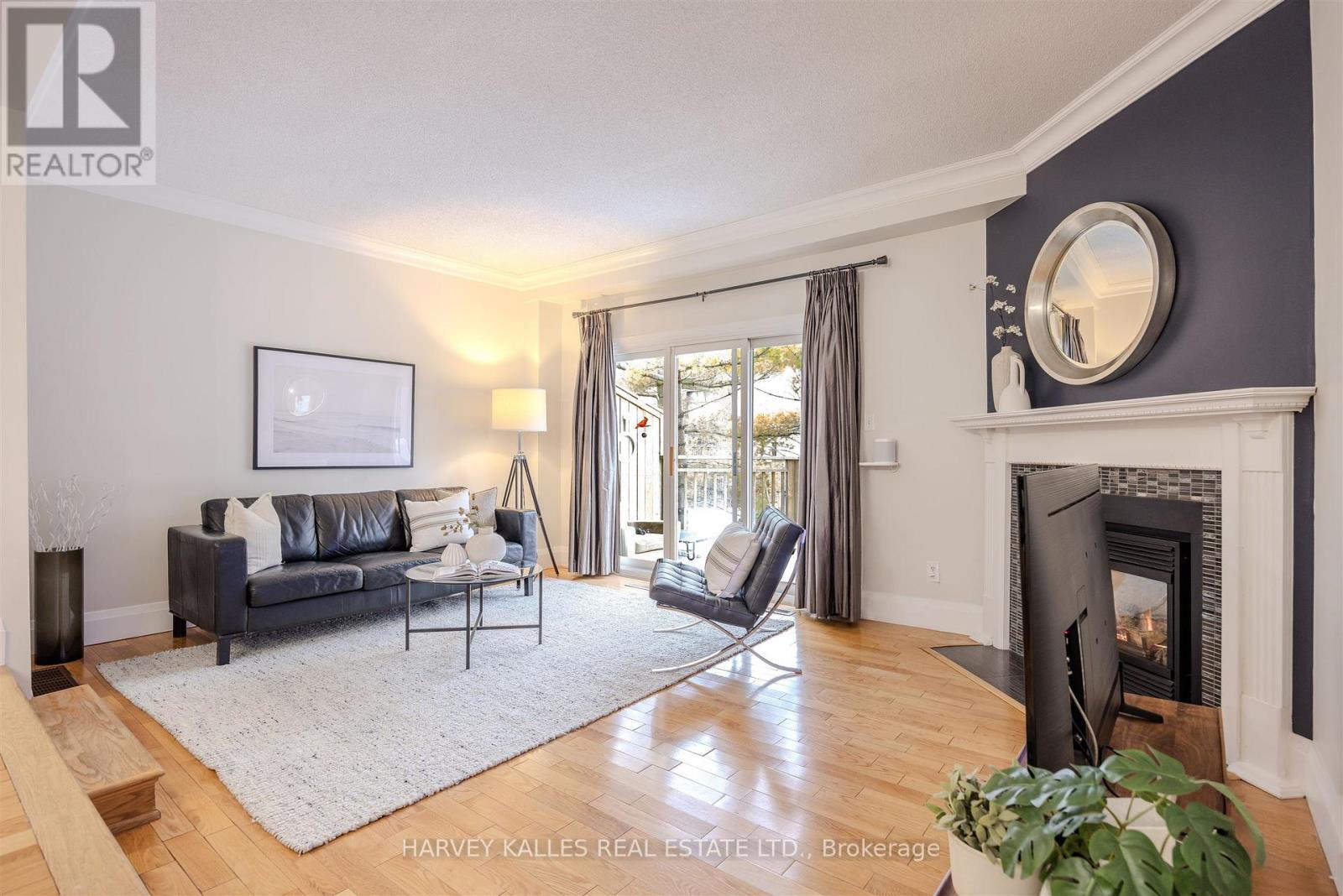 Row / Townhouse for Sale in 50 - 1060 WALDEN CIRCLE|Mississauga (Clarkson), Ontario L5J4J9 3