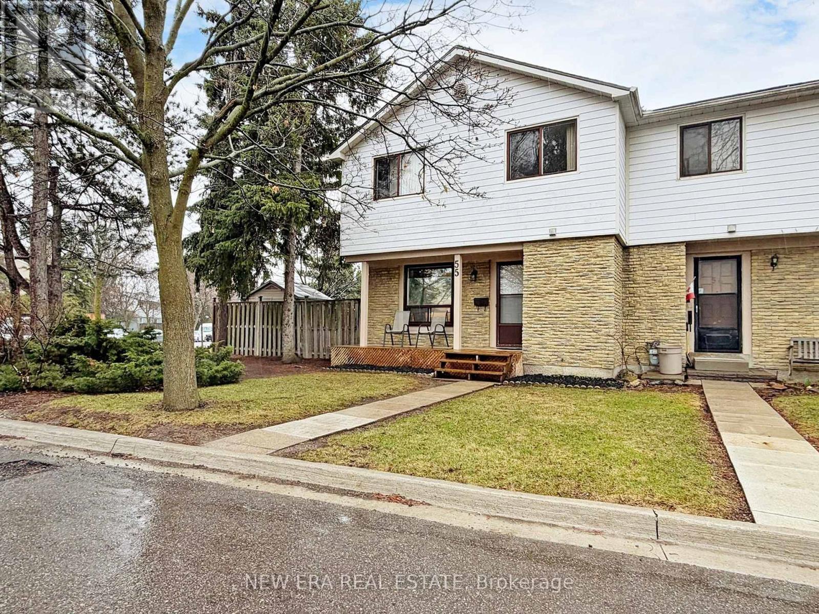 Row / Townhouse for Sale in 55 - 6540 FALCONER DRIVE|Mississauga (Streetsville), Ontario L5N1M1