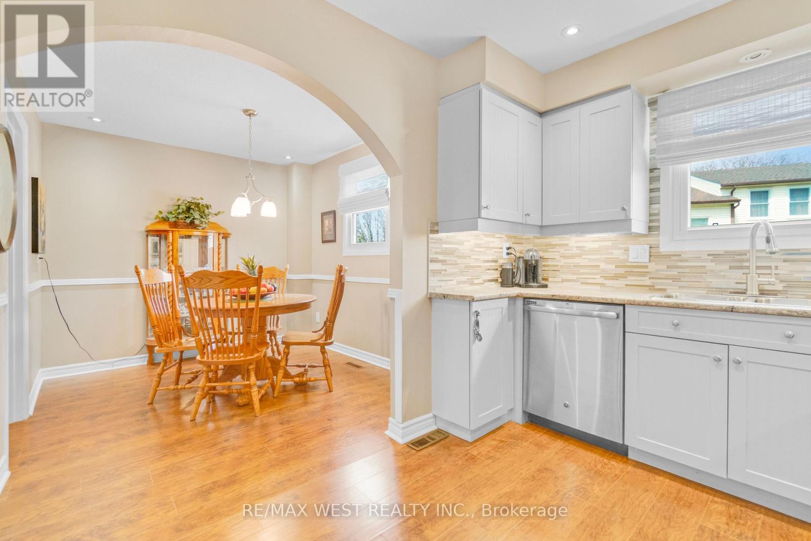 Row / Townhouse for Sale in 24 - 7340 COPENHAGEN ROAD|Mississauga (Meadowvale), Ontario L5N2S5 3