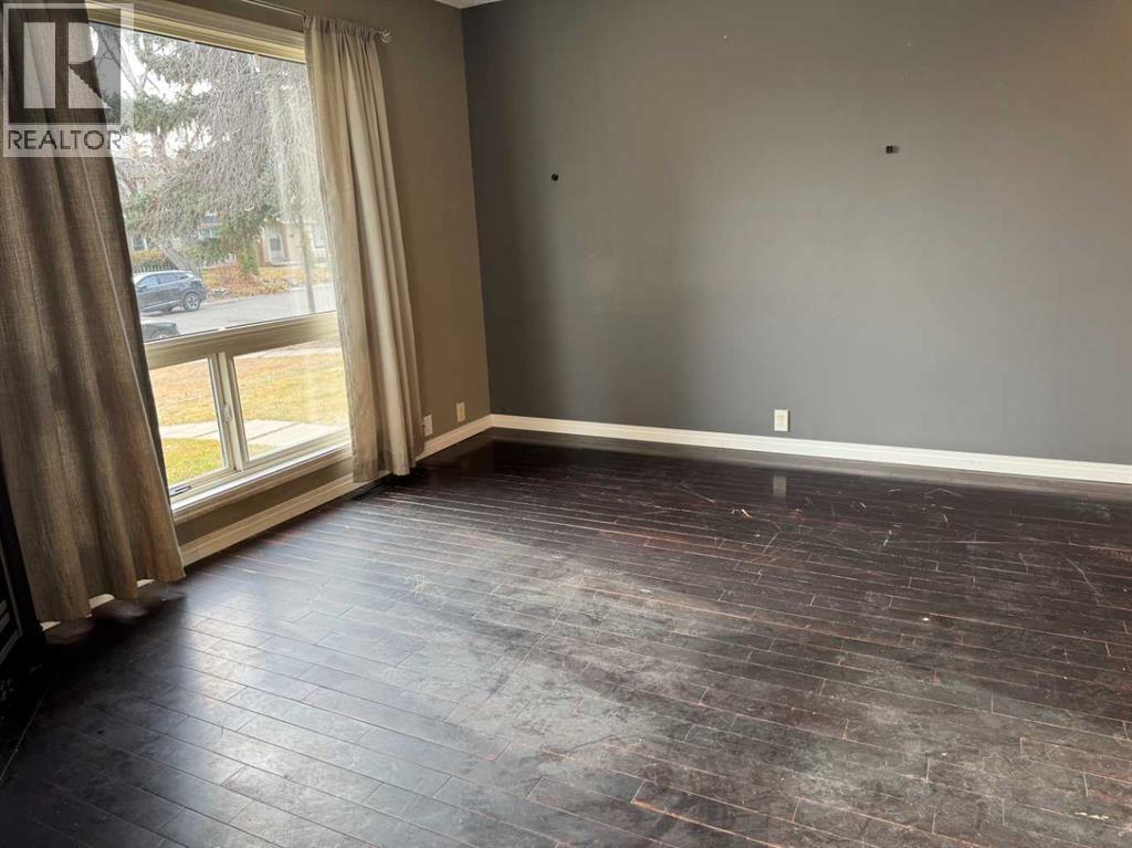 Row / Townhouse for Sale in 8, 220 Erin Mount Crescent SE|Calgary, Alberta T2B2T2 3