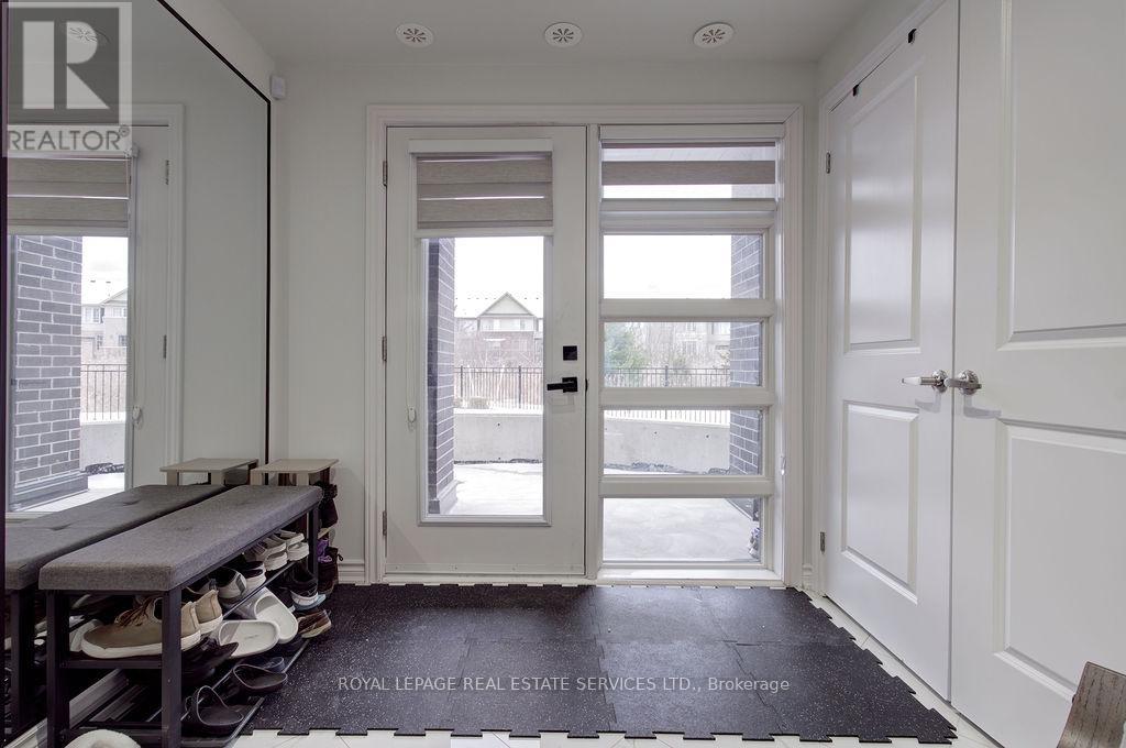 Row / Townhouse for Sale in 123 - 349 WHEAT BOOM DRIVE E|Oakville (JM Joshua Meadows), Ontario L6H7X5 2