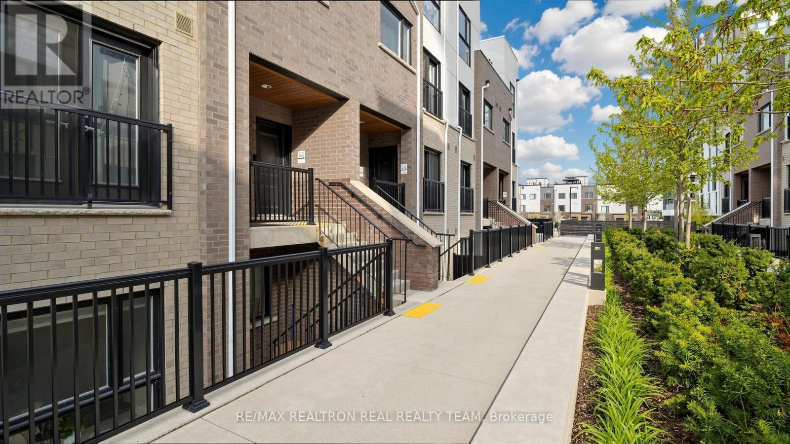 Row / Townhouse for Sale in 333 - 349 WHEAT BOOM DRIVE|Oakville (OA Rural Oakville), Ontario L6H7X5 3