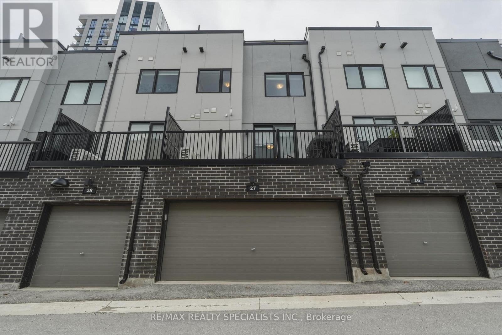 Row / Townhouse for Sale in 27 - 348 WHEAT BOOM DRIVE|Oakville (JM Joshua Meadows), Ontario L6H3V6 2