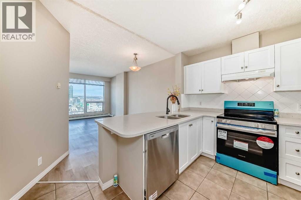 Apartment for Sale in 707, 1053 10 Street SW|Calgary, Alberta T2R1S6