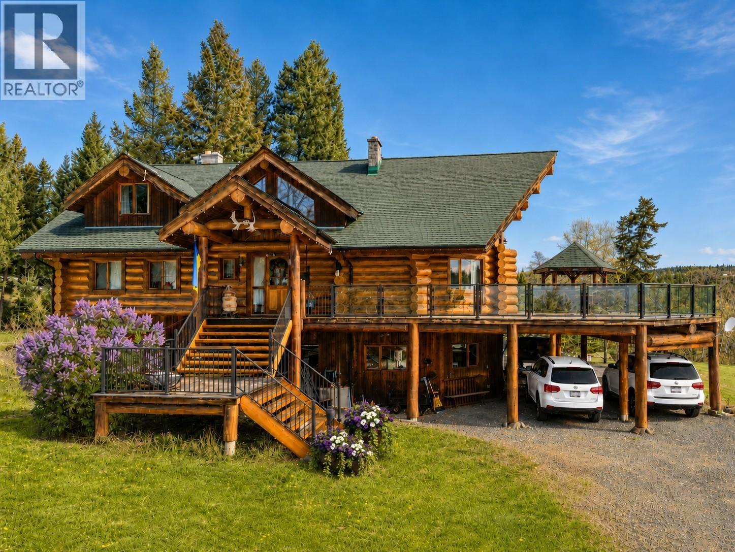 À vendre : 5565 BACKVALLEY ROAD, 100 Mile House, Colombie-Britannique ...
