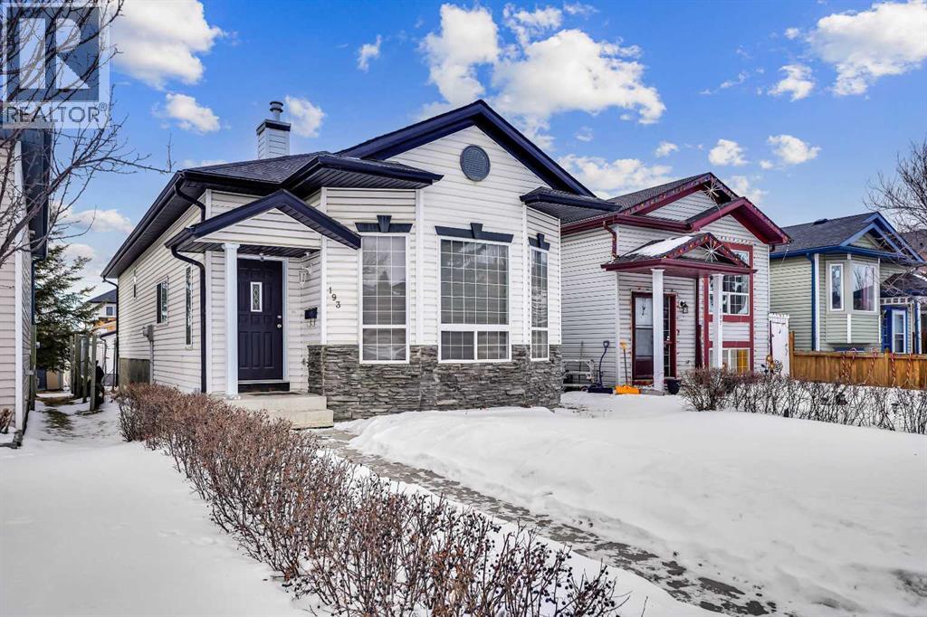 House for Sale in 193 Martindale Drive NE|Calgary, Alberta T3J3X9 2