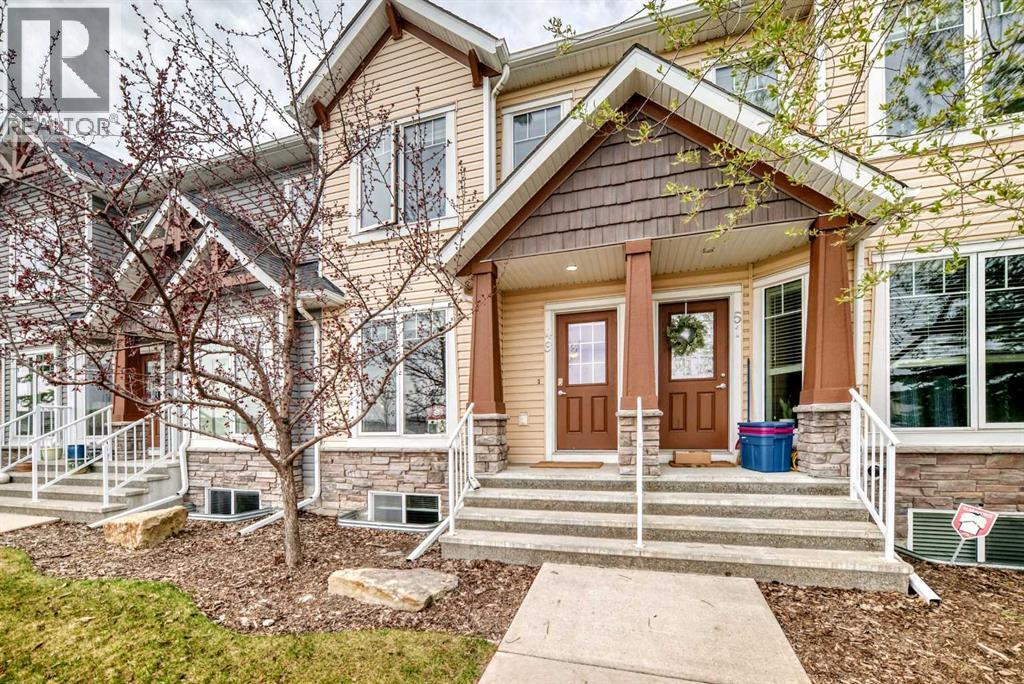 Row / Townhouse for Sale in 49 Aspen Hills Drive SW|Calgary, Alberta T3H0P8