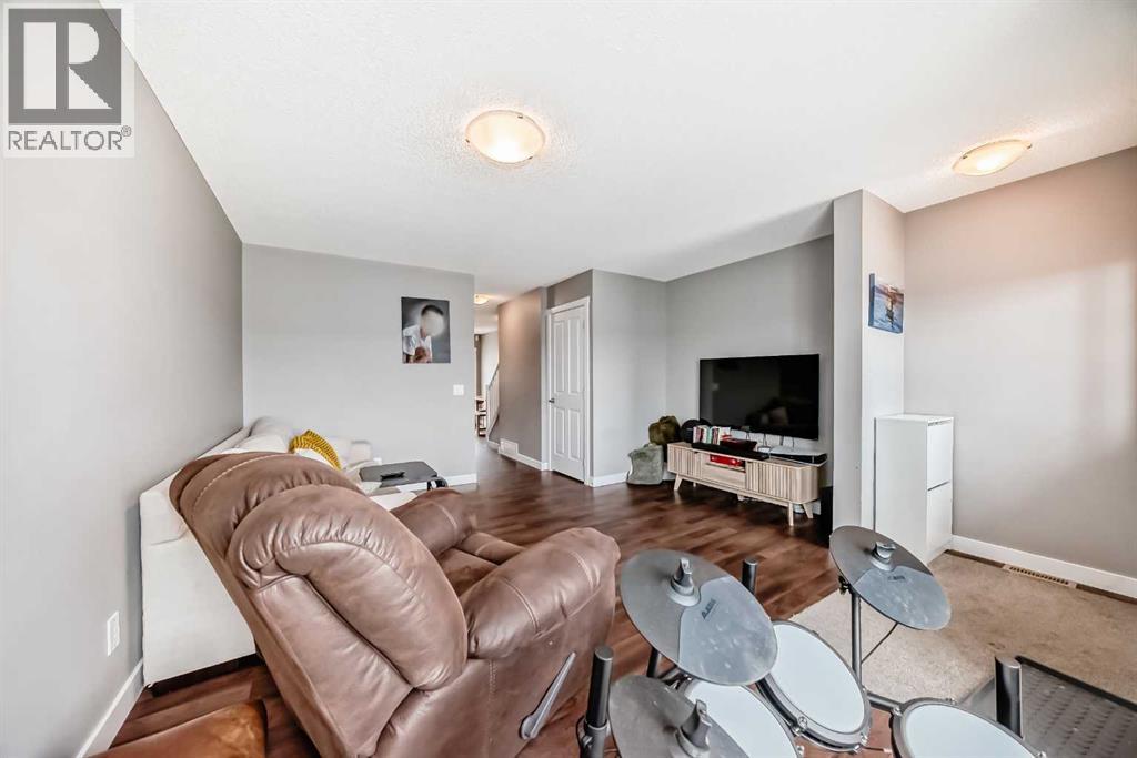 Row / Townhouse for Sale in 49 Aspen Hills Drive SW|Calgary, Alberta T3H0P8 4