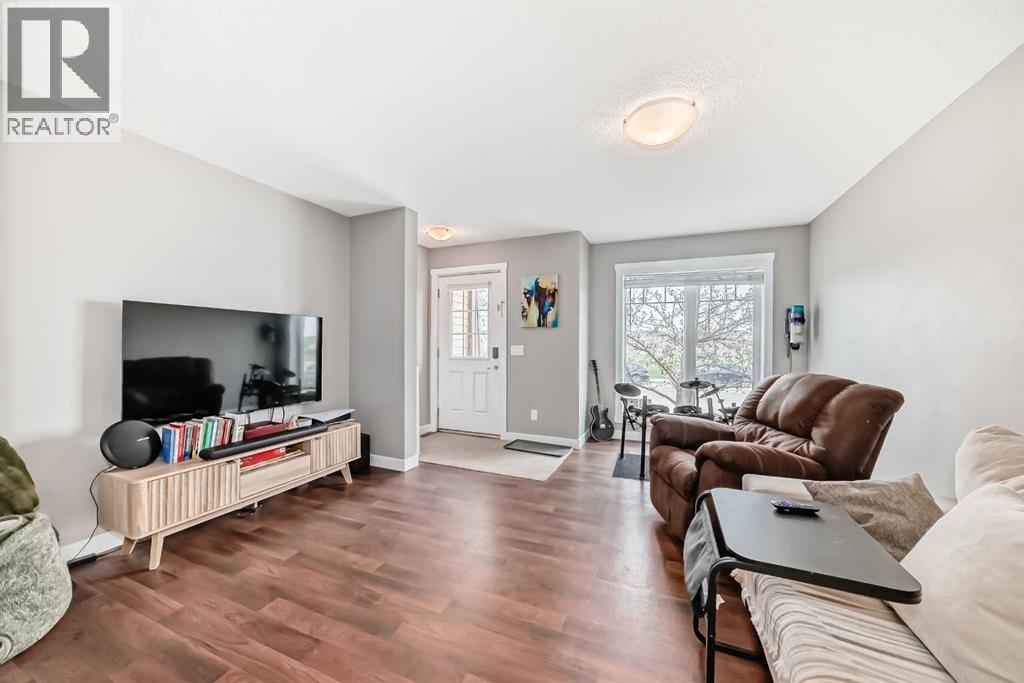 Row / Townhouse for Sale in 49 Aspen Hills Drive SW|Calgary, Alberta T3H0P8 3