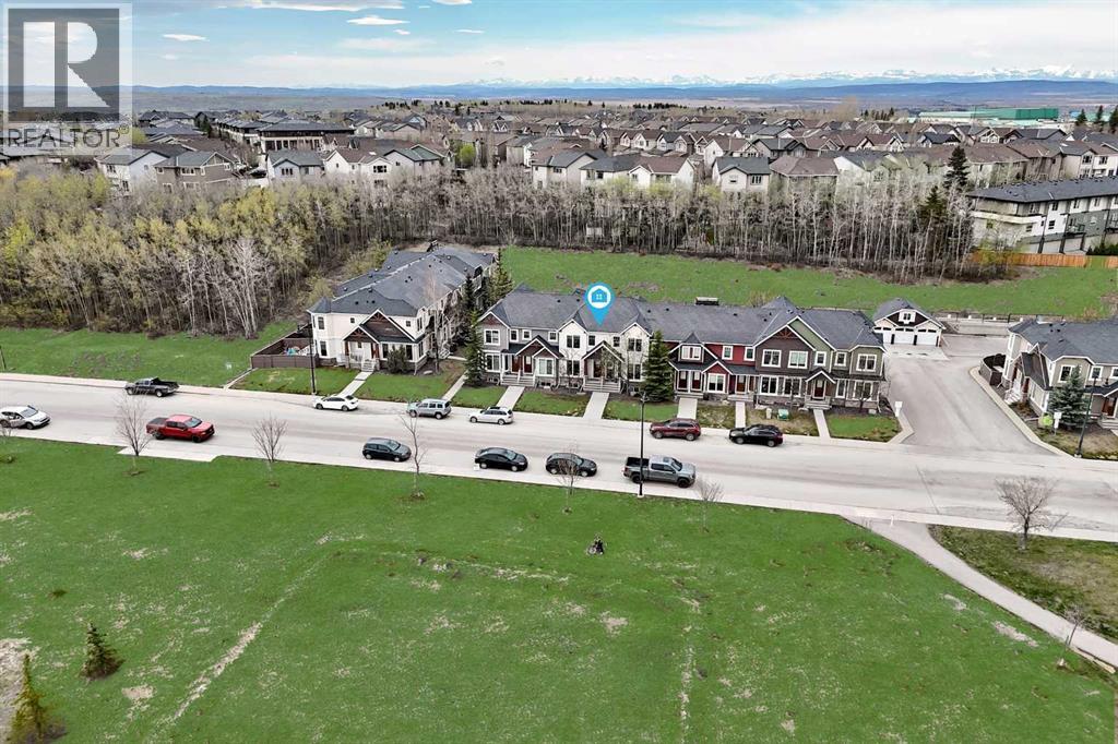 Row / Townhouse for Sale in 49 Aspen Hills Drive SW|Calgary, Alberta T3H0P8 2