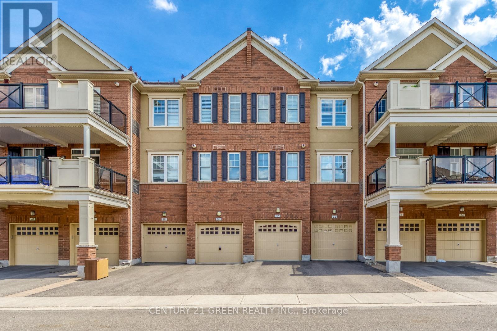 Row / Townhouse for Sale in 202 - 263 GEORGIAN DRIVE|Oakville (RO River Oaks), Ontario L6H0L2 3