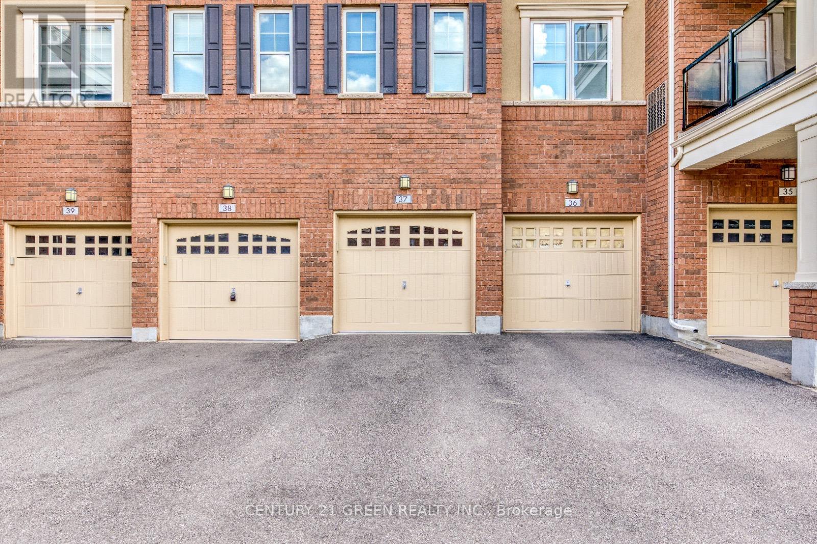 Row / Townhouse for Sale in 202 - 263 GEORGIAN DRIVE|Oakville (RO River Oaks), Ontario L6H0L2 4
