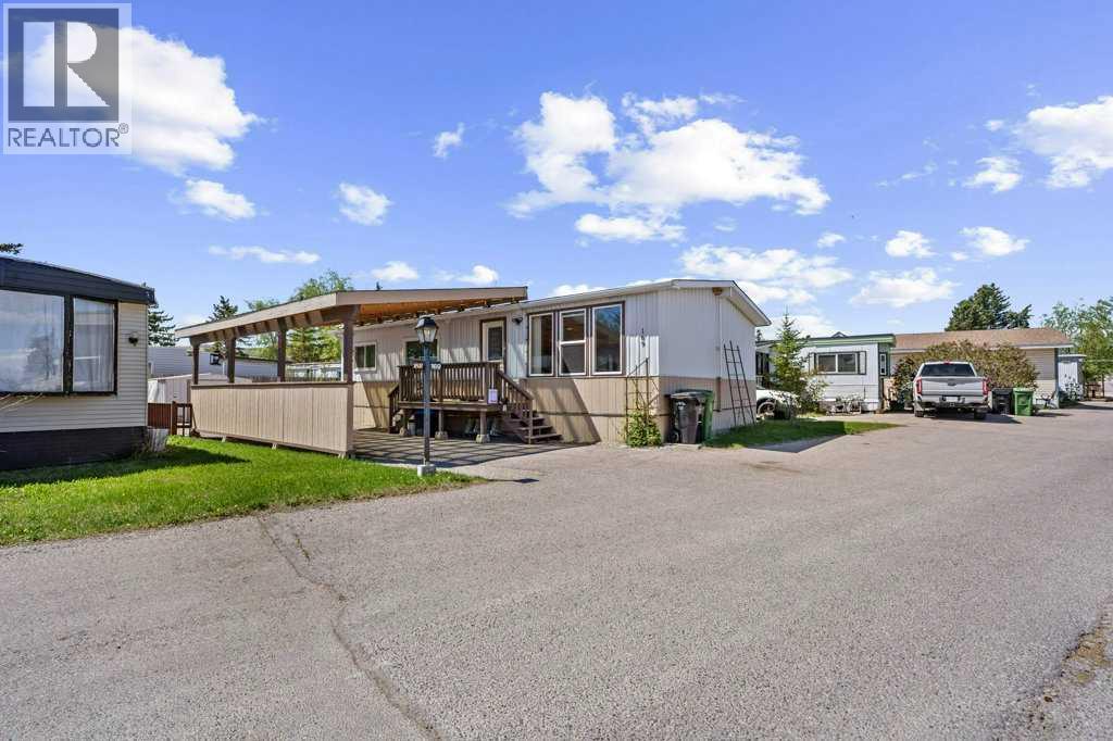 Mobile Home for Sale in 169, 3223 83 Street NW|Calgary, Alberta T3B5N2