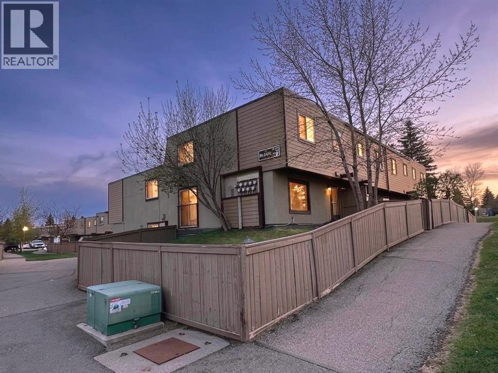 Row / Townhouse for Sale in 148, 3809 45 Street SW|Calgary, Alberta T3E3H4 2