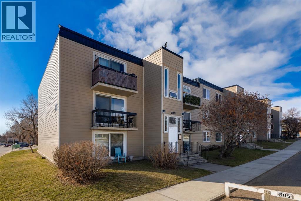 Apartment for Sale in 120, 315 Heritage Drive SE|Calgary, Alberta T2H1N2