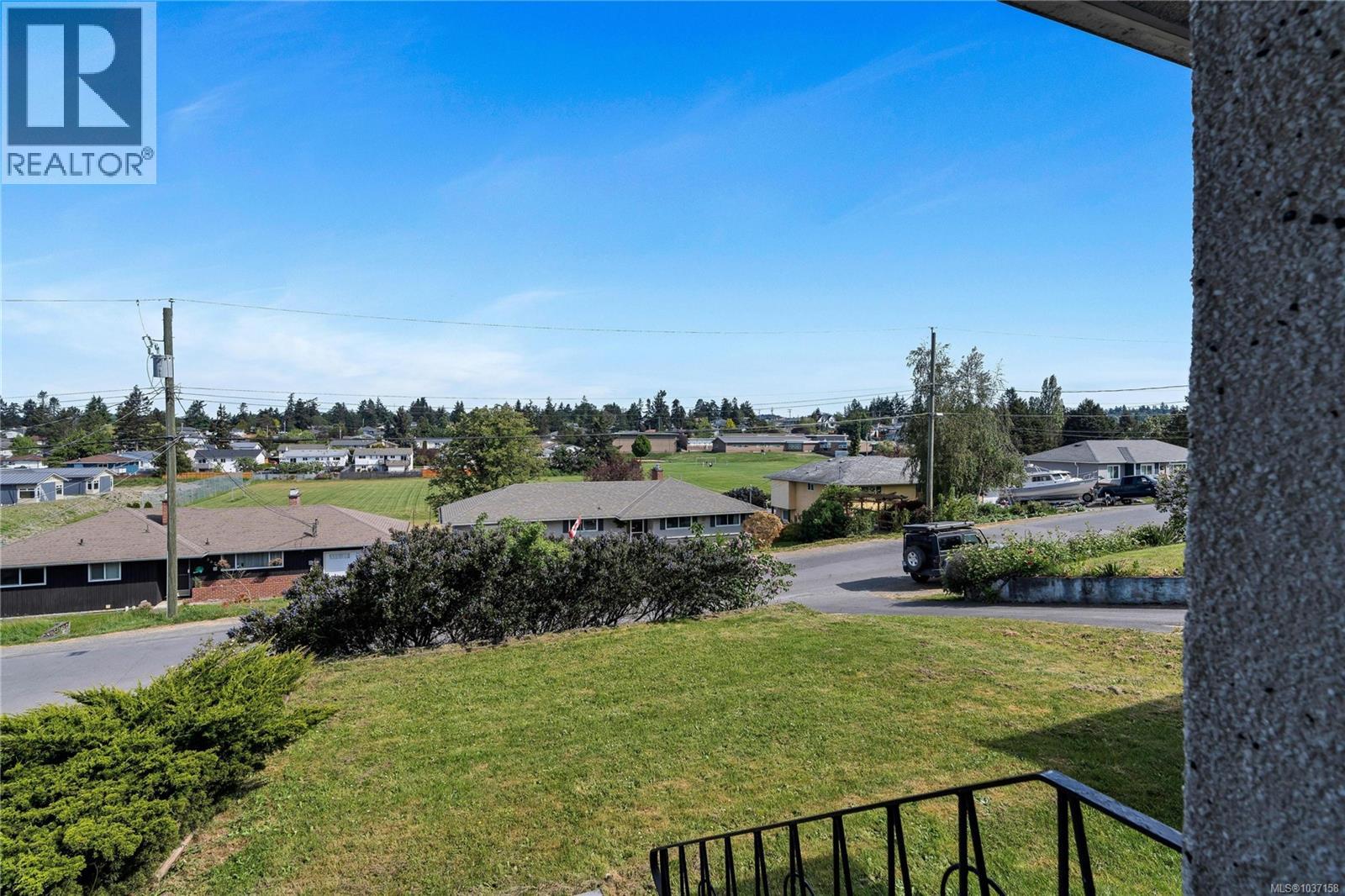 For sale: 565 Baker St, Saanich, British Columbia V8Z2H6 - 1037158
