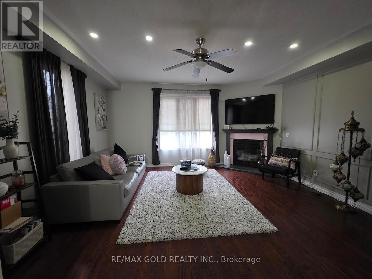 Row / Townhouse for Sale in 12 CAILIFF STREET|Brampton (Bram West), Ontario L6Y0P9