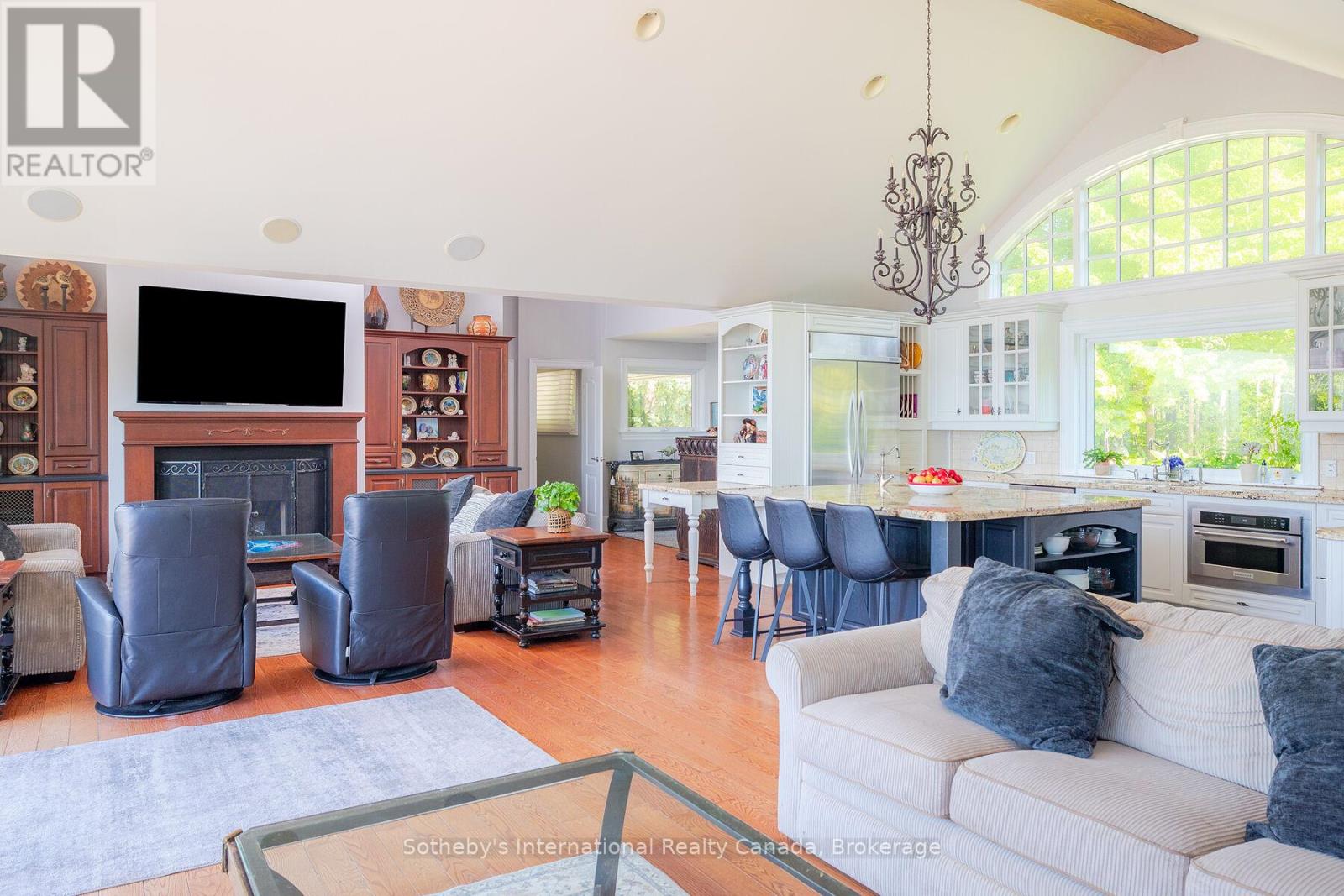 For sale: 2533 RIDGE ROAD W, Oro-Medonte, Ontario L0L2L0 - S13123868 ...