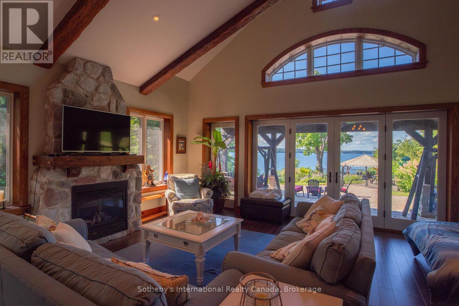 For sale: 2533 RIDGE ROAD W, Oro-Medonte, Ontario L0L2L0 - S13123868 ...